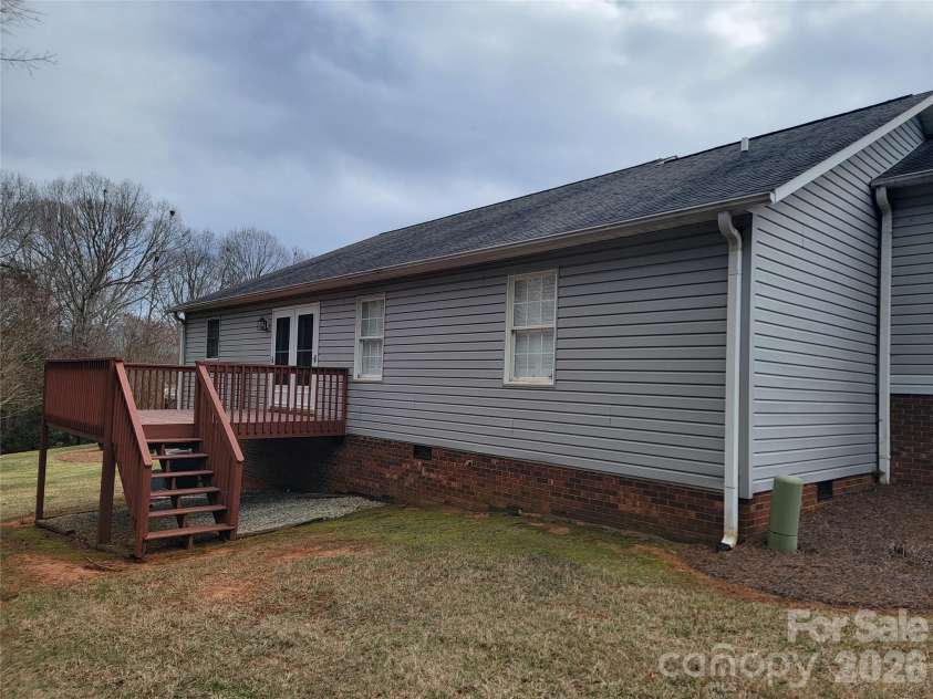 107 Forrest Glenn Court, King, NC 27021.  MLS# CAR4350946, YatesRealty ID 23795. Rear Deck