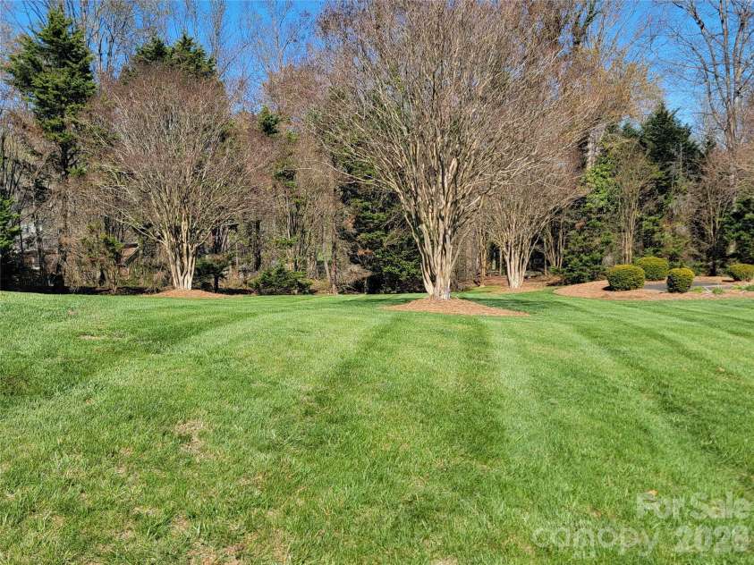 107 Forrest Glenn Court, King, NC 27021.  MLS# CAR4350946, YatesRealty ID 23795. Side yard common area