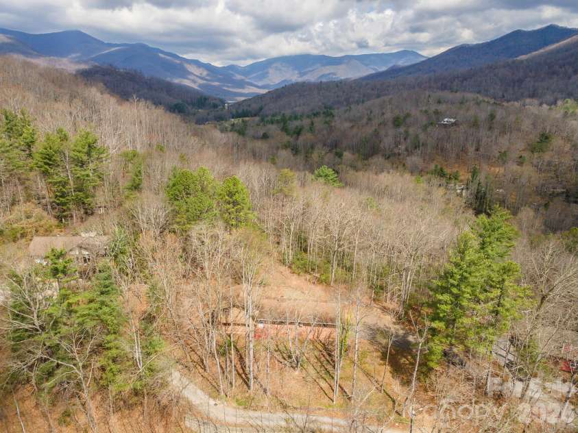 118 Richard Lane, Black Mountain, NC 28711.  MLS# CAR4356314, YatesRealty ID 23796. 