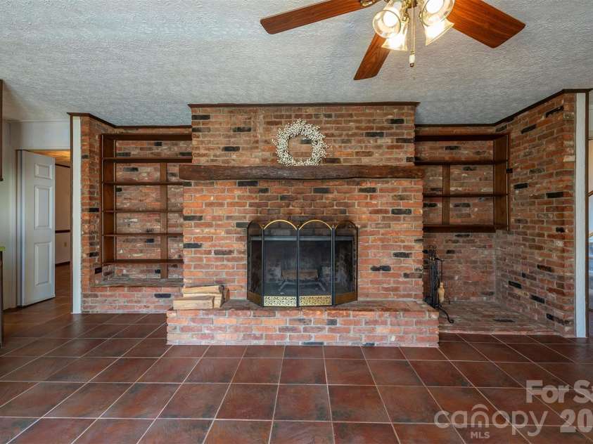 118 Richard Lane, Black Mountain, NC 28711.  MLS# CAR4356314, YatesRealty ID 23796. 