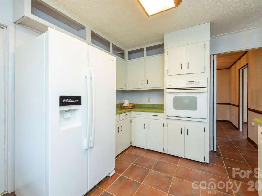 118 Richard Lane, Black Mountain, NC 28711.  MLS# CAR4356314, YatesRealty ID 23796. 
