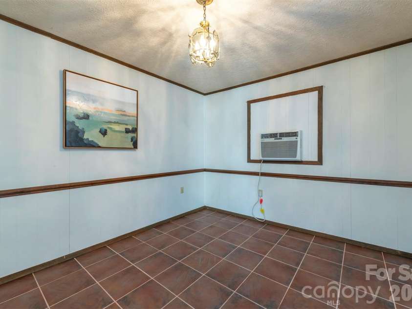 118 Richard Lane, Black Mountain, NC 28711.  MLS# CAR4356314, YatesRealty ID 23796. 