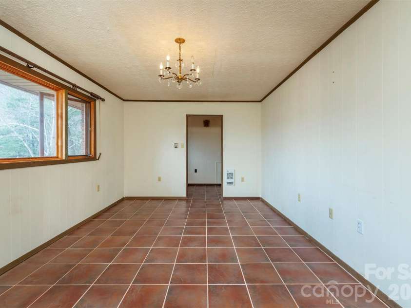 118 Richard Lane, Black Mountain, NC 28711.  MLS# CAR4356314, YatesRealty ID 23796. 