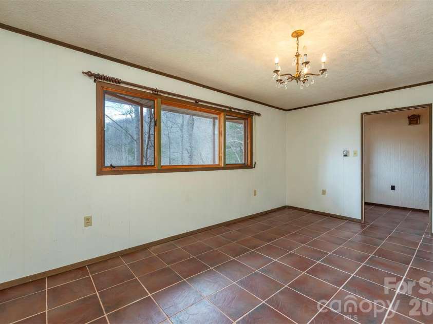 118 Richard Lane, Black Mountain, NC 28711.  MLS# CAR4356314, YatesRealty ID 23796. 