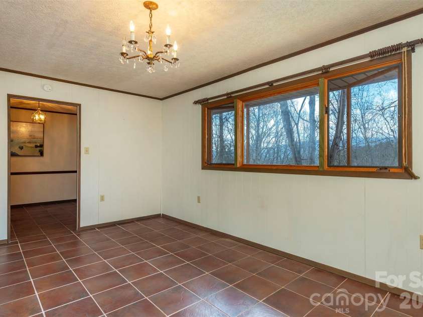 118 Richard Lane, Black Mountain, NC 28711.  MLS# CAR4356314, YatesRealty ID 23796. 