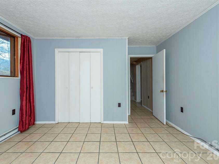 118 Richard Lane, Black Mountain, NC 28711.  MLS# CAR4356314, YatesRealty ID 23796. 