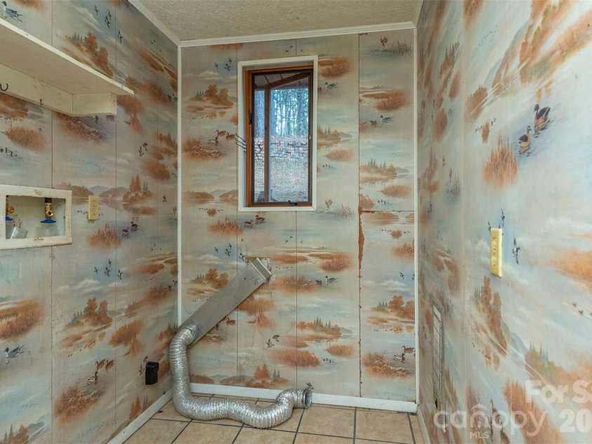 118 Richard Lane, Black Mountain, NC 28711.  MLS# CAR4356314, YatesRealty ID 23796. 