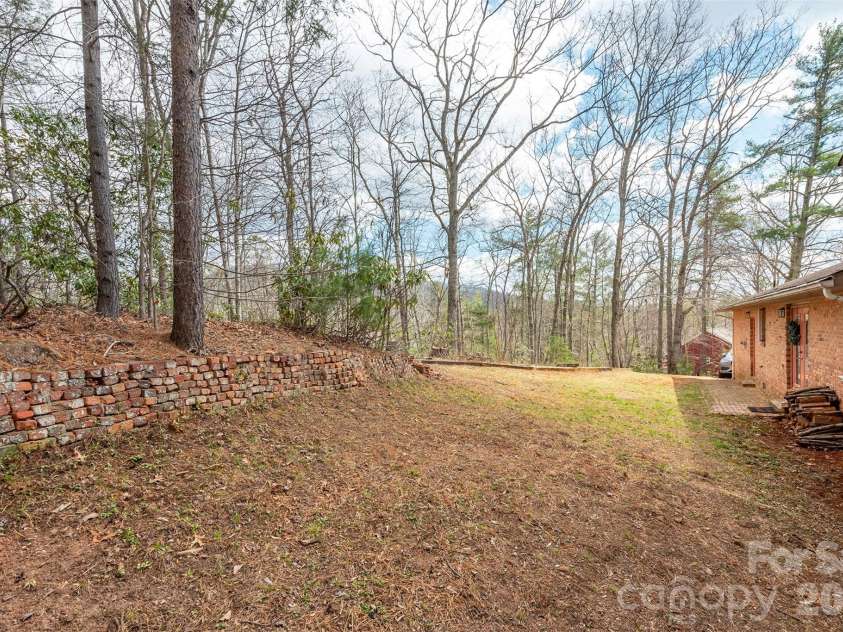 118 Richard Lane, Black Mountain, NC 28711.  MLS# CAR4356314, YatesRealty ID 23796. 
