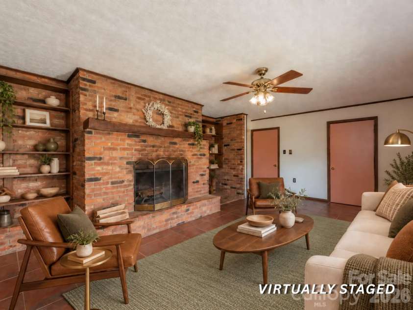 118 Richard Lane, Black Mountain, NC 28711.  MLS# CAR4356314, YatesRealty ID 23796. 