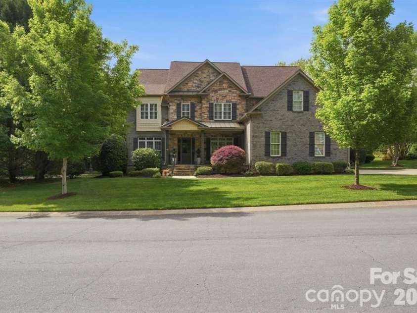 1401 Tara Plantation Boulevard, Wesley Chapel, NC 28110.  MLS# CAR4389473, YatesRealty ID 23797. .56 acre