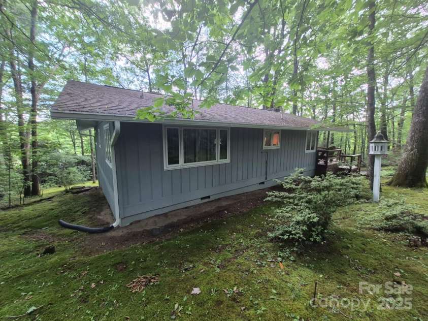 217 Shortoff Lane, Highlands, NC 28741.  MLS# CAR4276005, YatesRealty ID 23798. 