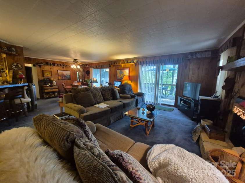 217 Shortoff Lane, Highlands, NC 28741.  MLS# CAR4276005, YatesRealty ID 23798. 