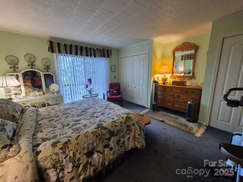 217 Shortoff Lane, Highlands, NC 28741.  MLS# CAR4276005, YatesRealty ID 23798. 