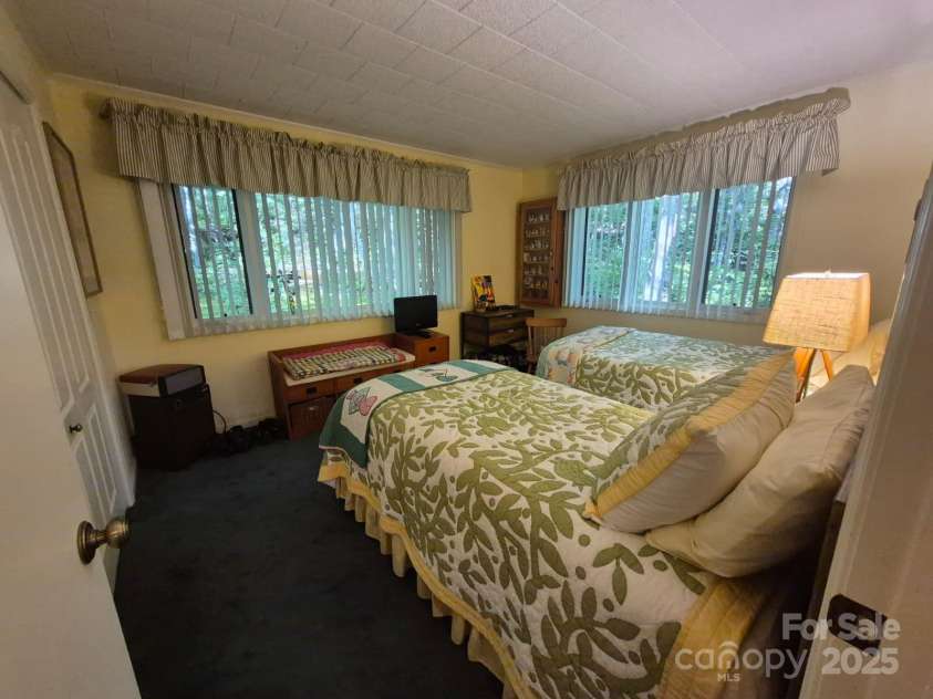 217 Shortoff Lane, Highlands, NC 28741.  MLS# CAR4276005, YatesRealty ID 23798. 