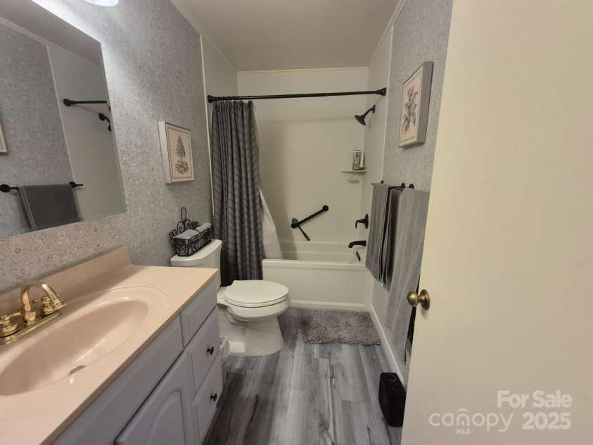 217 Shortoff Lane, Highlands, NC 28741.  MLS# CAR4276005, YatesRealty ID 23798. 