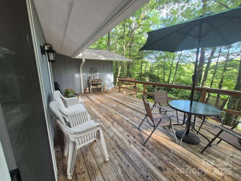 217 Shortoff Lane, Highlands, NC 28741.  MLS# CAR4276005, YatesRealty ID 23798. 