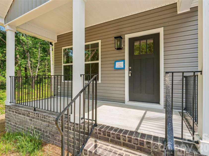 2500 Sunset Avenue, Gastonia, NC 28052.  MLS# CAR4378729, YatesRealty ID 23798. 