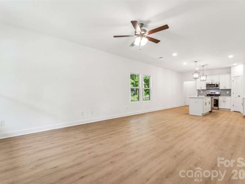 2500 Sunset Avenue, Gastonia, NC 28052.  MLS# CAR4378729, YatesRealty ID 23798. 