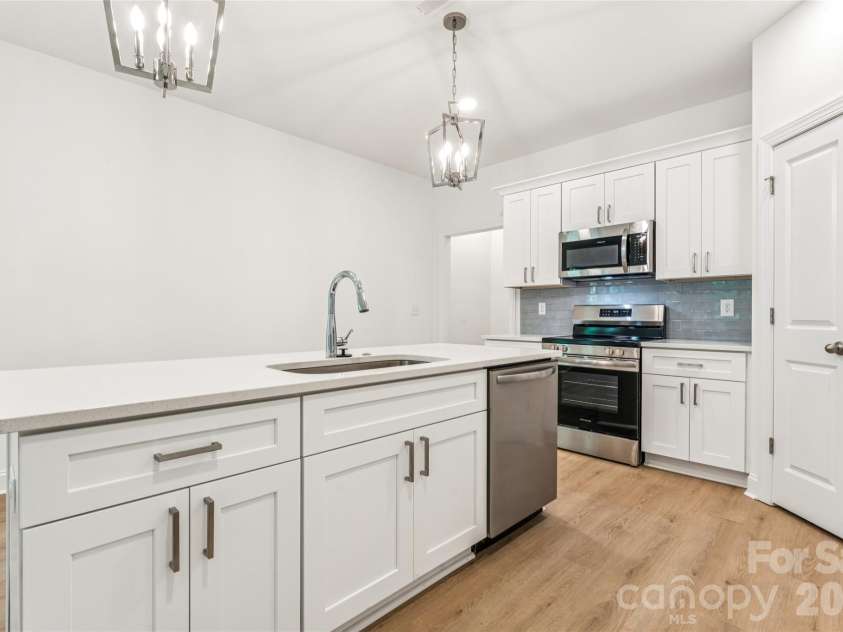 2500 Sunset Avenue, Gastonia, NC 28052.  MLS# CAR4378729, YatesRealty ID 23798. 
