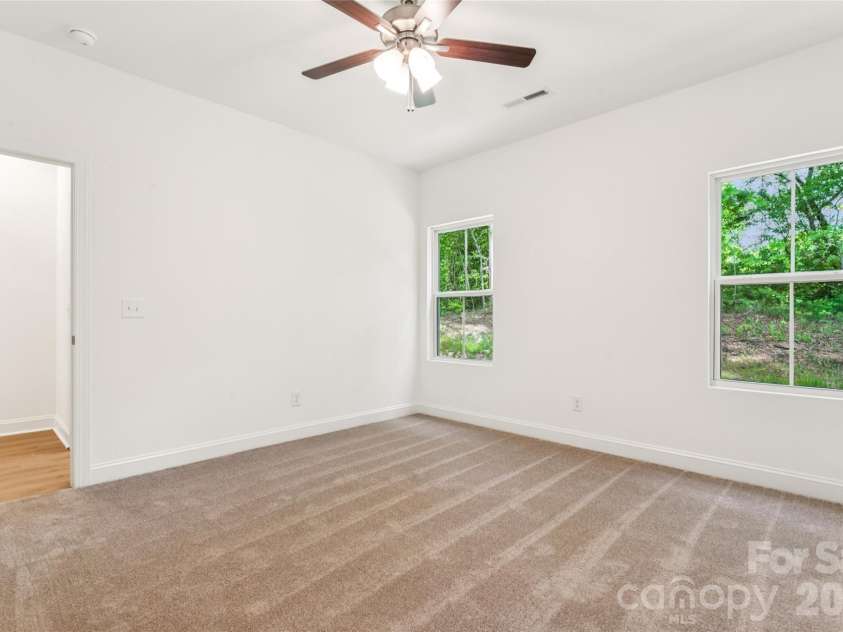 2500 Sunset Avenue, Gastonia, NC 28052.  MLS# CAR4378729, YatesRealty ID 23798. 