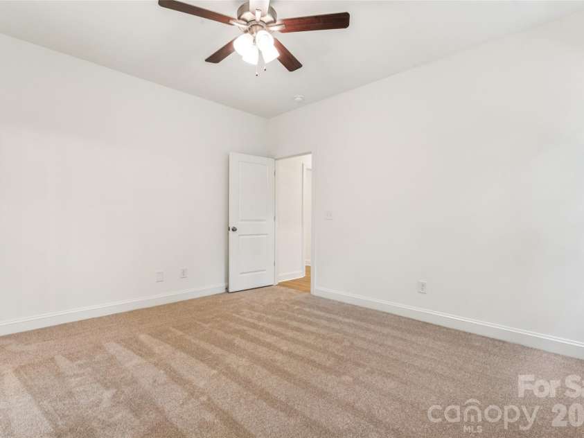 2500 Sunset Avenue, Gastonia, NC 28052.  MLS# CAR4378729, YatesRealty ID 23798. 