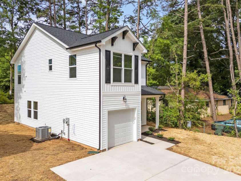 105 Spring Garden Drive, Gastonia, NC 28052.  MLS# CAR4263321, YatesRealty ID 23799. 