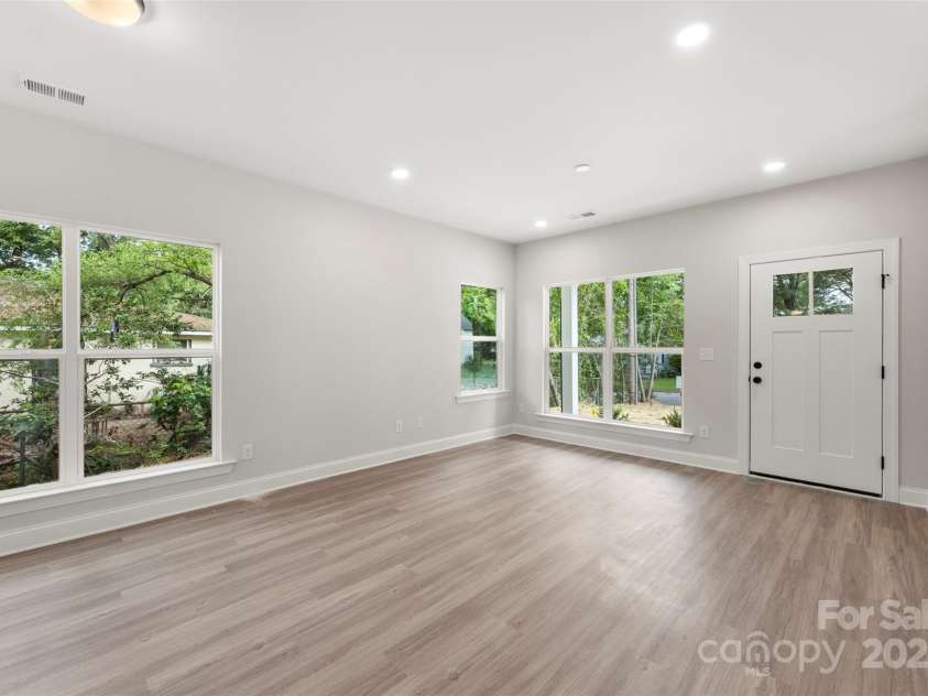 105 Spring Garden Drive, Gastonia, NC 28052.  MLS# CAR4263321, YatesRealty ID 23799. 