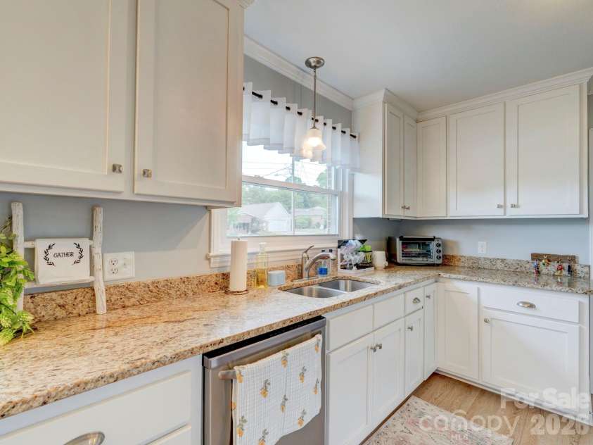 117 Piedmont Drive, Kannapolis, NC 28081.  MLS# CAR4379898, YatesRealty ID 23799. 
