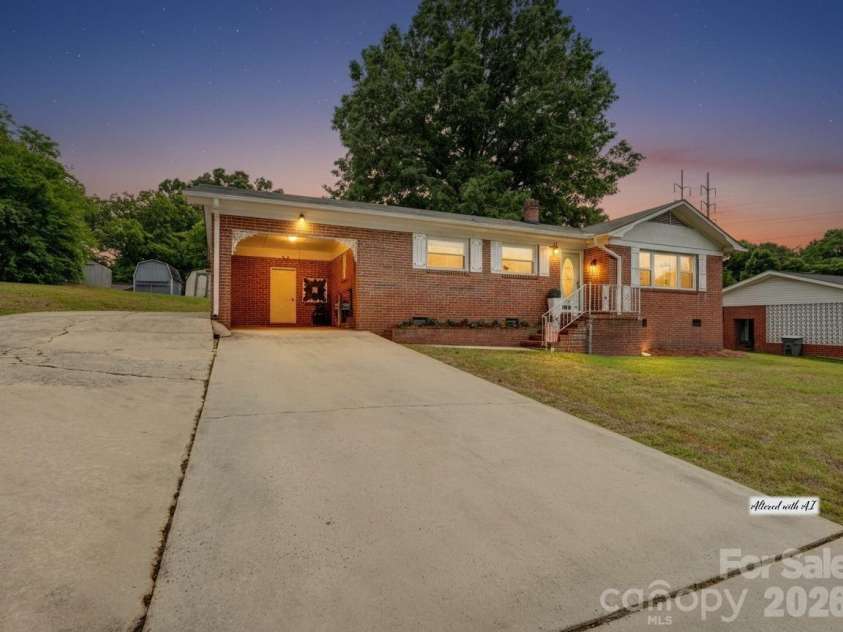 117 Piedmont Drive, Kannapolis, NC 28081.  MLS# CAR4379898, YatesRealty ID 23799. 