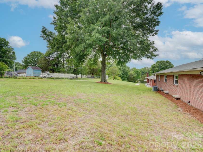 117 Piedmont Drive, Kannapolis, NC 28081.  MLS# CAR4379898, YatesRealty ID 23799. 