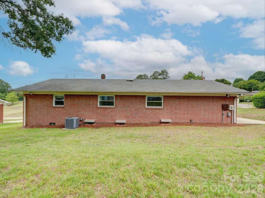 117 Piedmont Drive, Kannapolis, NC 28081.  MLS# CAR4379898, YatesRealty ID 23799. 