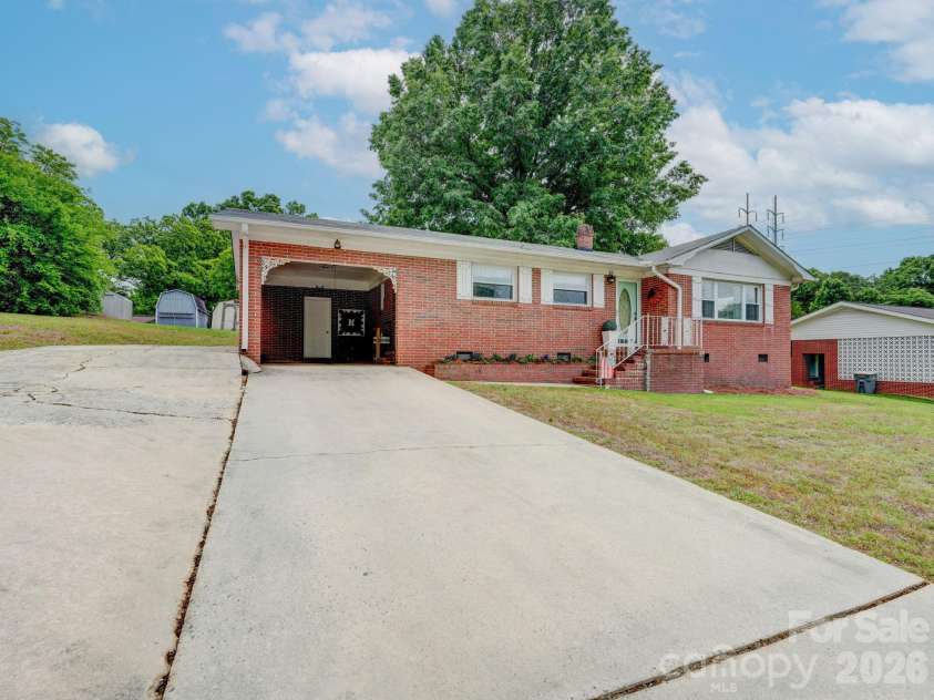 117 Piedmont Drive, Kannapolis, NC 28081.  MLS# CAR4379898, YatesRealty ID 23799. 