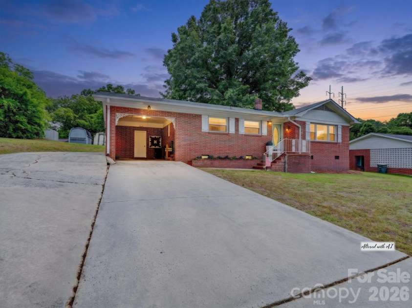117 Piedmont Drive, Kannapolis, NC 28081.  MLS# CAR4379898, YatesRealty ID 23799. Welcome Home!