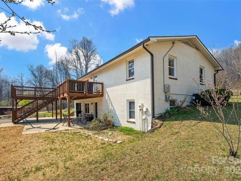 570 Brandon Road, Black Mountain, NC 28711.  MLS# CAR4241895, YatesRealty ID 238. 