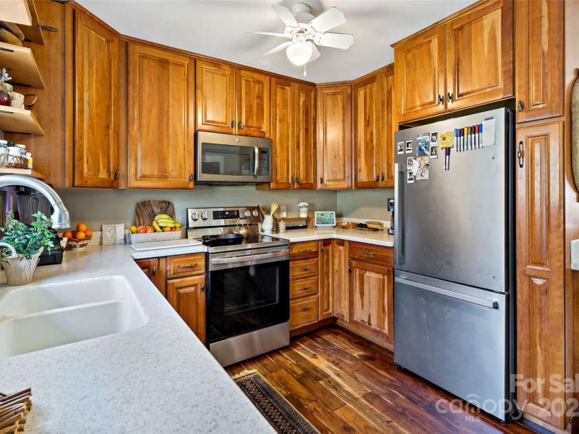 570 Brandon Road, Black Mountain, NC 28711.  MLS# CAR4241895, YatesRealty ID 238. 