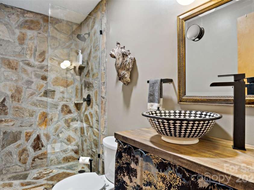 570 Brandon Road, Black Mountain, NC 28711.  MLS# CAR4241895, YatesRealty ID 238. 