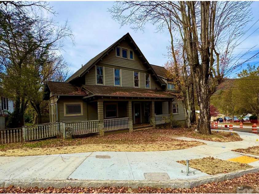 99 Walnut Street, Waynesville, NC 28786.  MLS# CAR4316097, YatesRealty ID 238. 