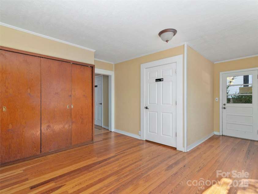 99 Walnut Street, Waynesville, NC 28786.  MLS# CAR4316097, YatesRealty ID 238. 