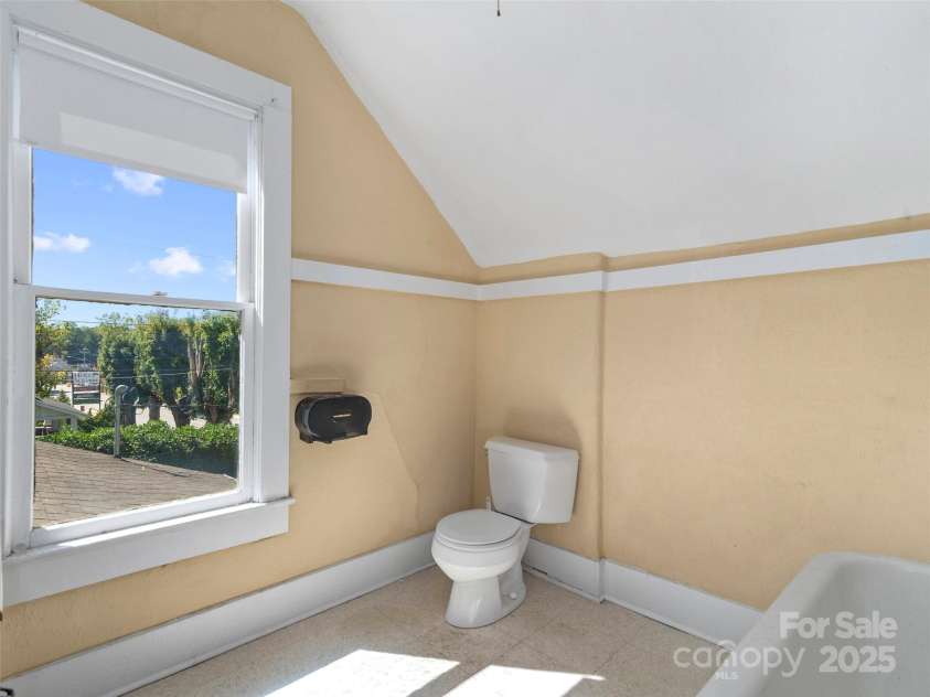 99 Walnut Street, Waynesville, NC 28786.  MLS# CAR4316097, YatesRealty ID 238. 