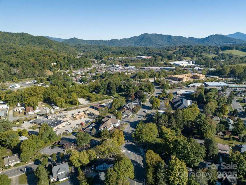 99 Walnut Street, Waynesville, NC 28786.  MLS# CAR4316097, YatesRealty ID 238. 