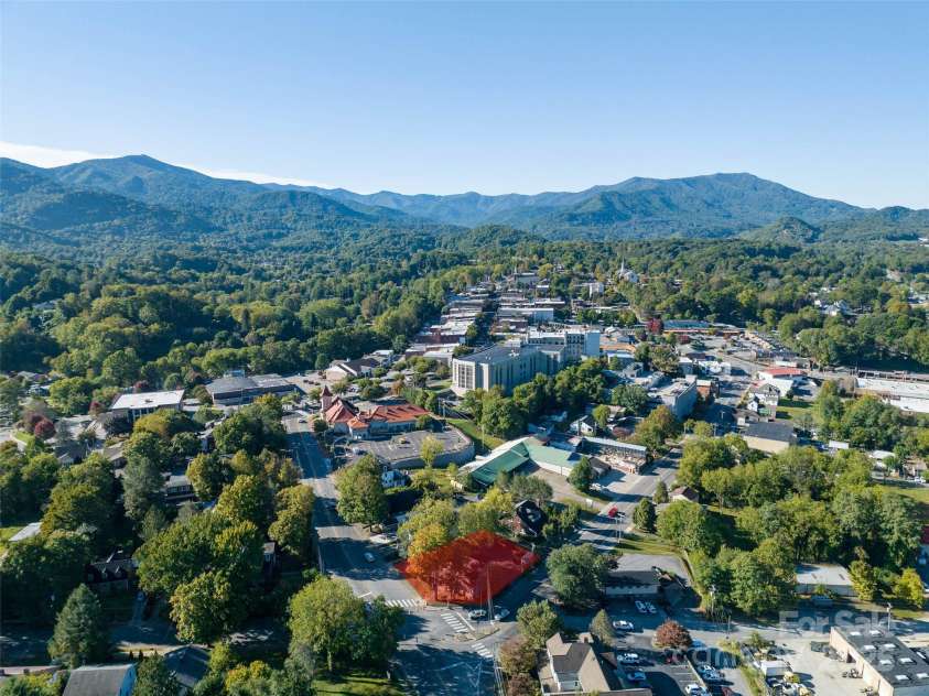99 Walnut Street, Waynesville, NC 28786.  MLS# CAR4316097, YatesRealty ID 238. 