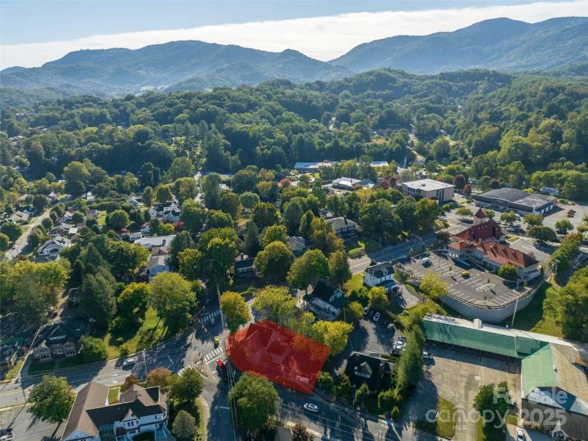 99 Walnut Street, Waynesville, NC 28786.  MLS# CAR4316097, YatesRealty ID 238. 