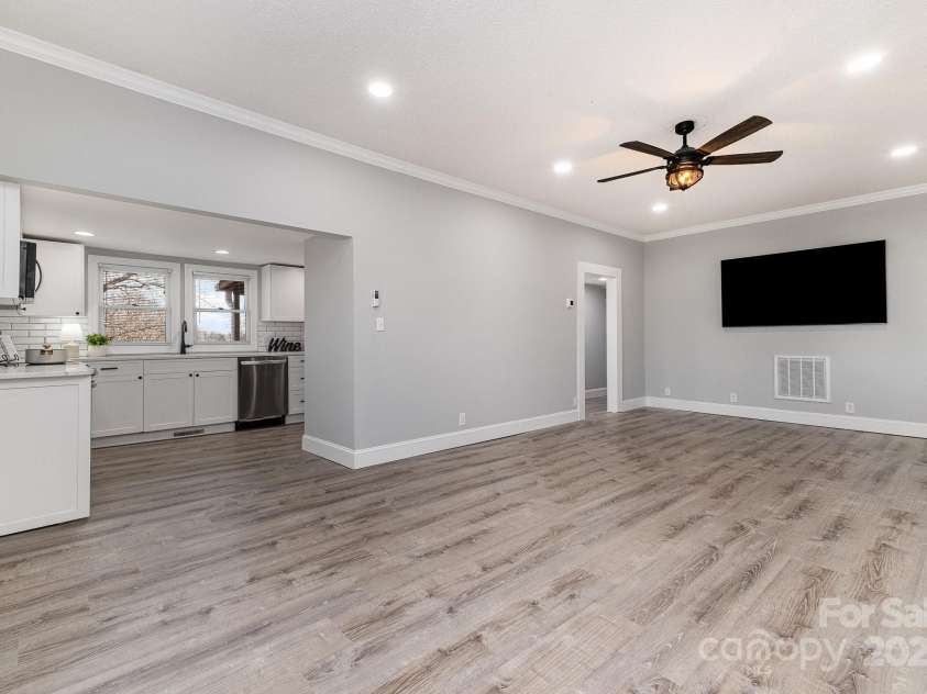 202 Deitz Road, Statesville, NC 28625.  MLS# CAR4220770, YatesRealty ID 2380. 