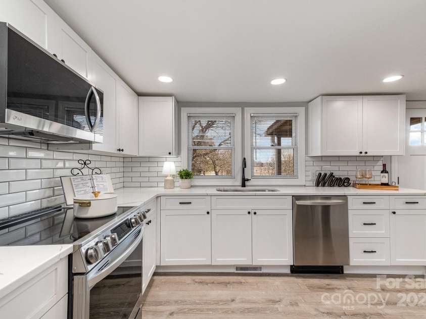 202 Deitz Road, Statesville, NC 28625.  MLS# CAR4220770, YatesRealty ID 2380. 