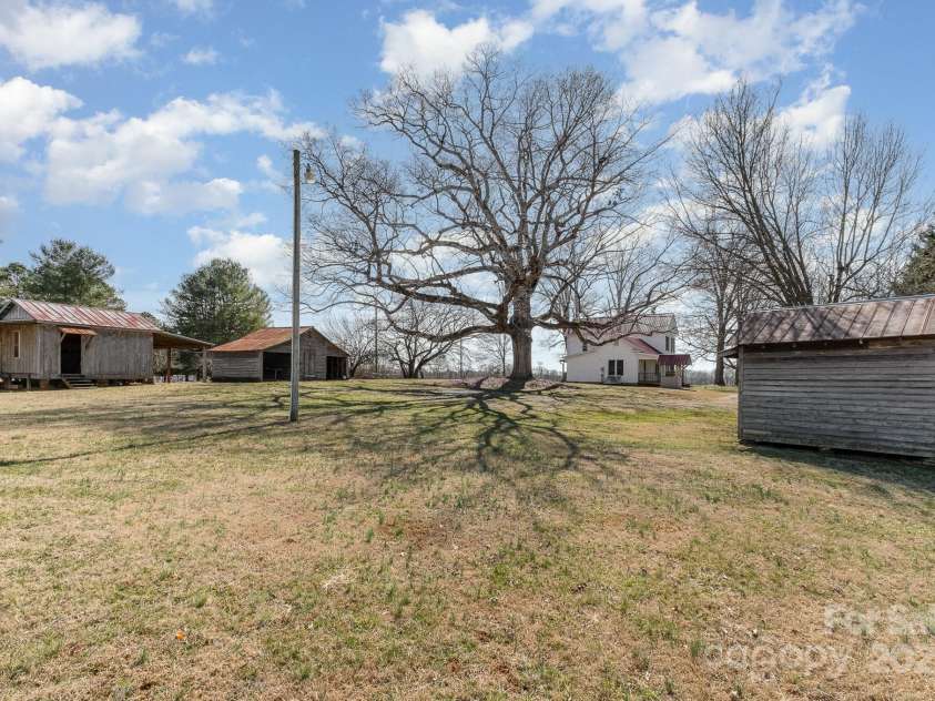 202 Deitz Road, Statesville, NC 28625.  MLS# CAR4220770, YatesRealty ID 2380. 