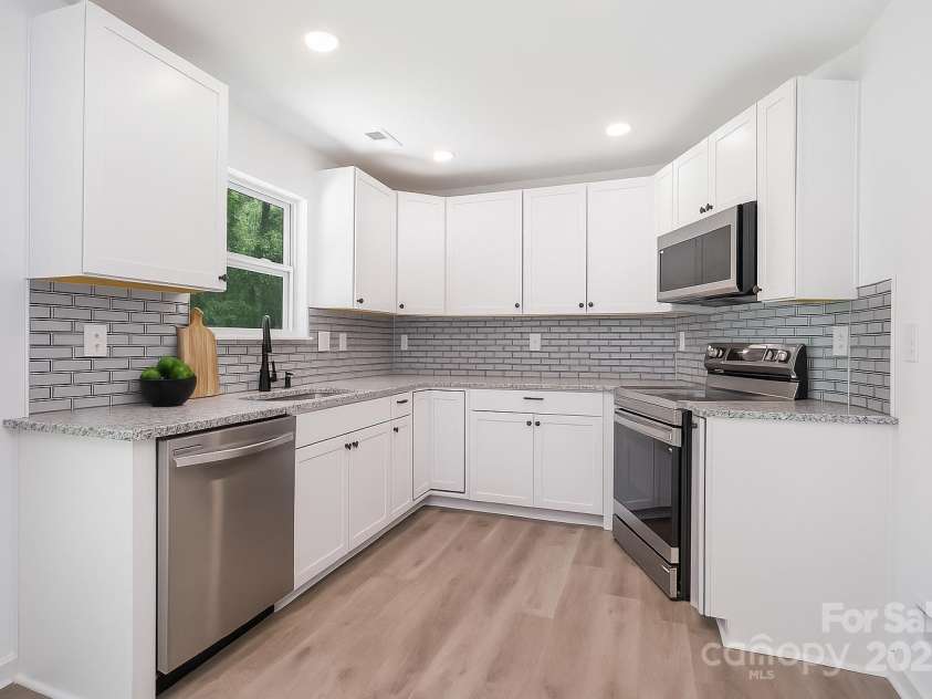 157 Fraley Road, Gastonia, NC 28052.  MLS# CAR4273494, YatesRealty ID 23800. 