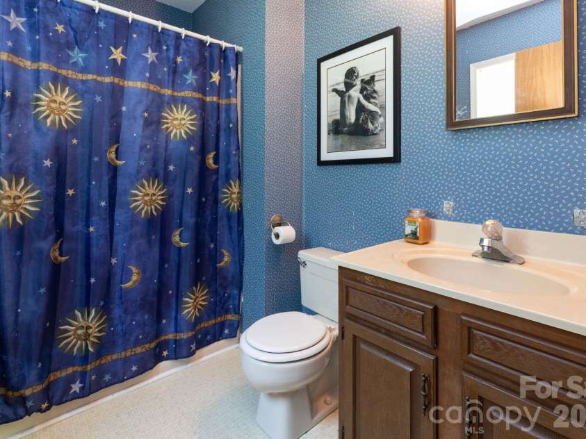 5 Wildwood Circle, Fletcher, NC 28732.  MLS# CAR4378372, YatesRealty ID 23801. Bathroom 2