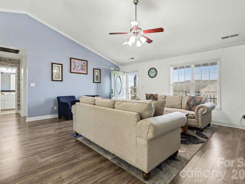 1117 Landen Chase Drive, Monroe, NC 28110.  MLS# CAR4360372, YatesRealty ID 23802. Livingroom