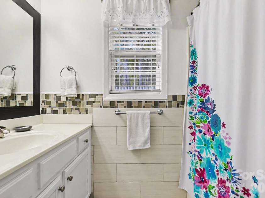 1117 Landen Chase Drive, Monroe, NC 28110.  MLS# CAR4360372, YatesRealty ID 23802. Master bath
