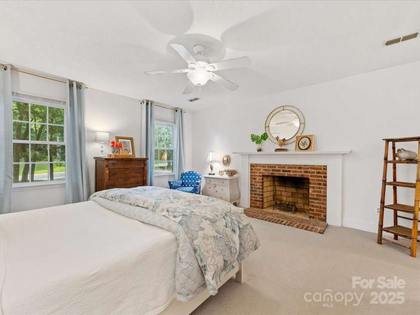 1119 Holleybank Drive, Matthews, NC 28105.  MLS# CAR4273481, YatesRealty ID 23802. 